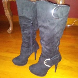 Black faux  suede knee high boots by Cammy. Size 8